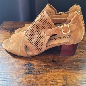Bella Vita Illiana Suede Sandals--Like New!